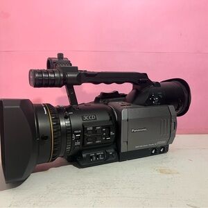 Panasonic AG-DVX100AP Black 3CCD Professional Camcorder